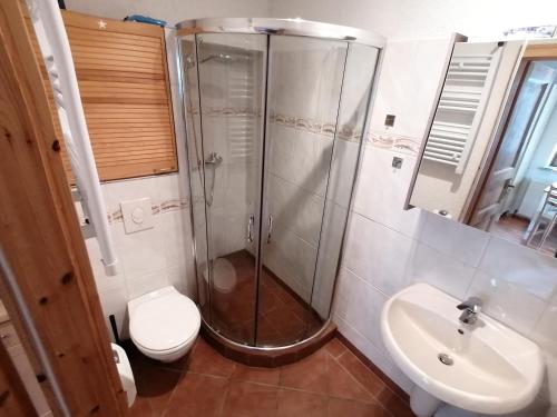 Phòng tắm tại 25qm Appartment AUGUSTE