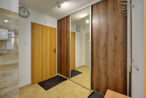 Imagen de la galería de Karpacz4you -"PRZY DEPTAKU" Apartament z Garażem - Wiosna 2024, en Karpacz