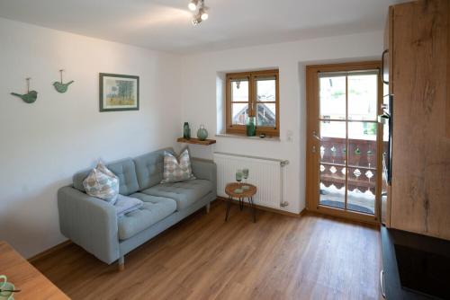 Un lugar para sentarse en Ferienwohnung Koglhäusl