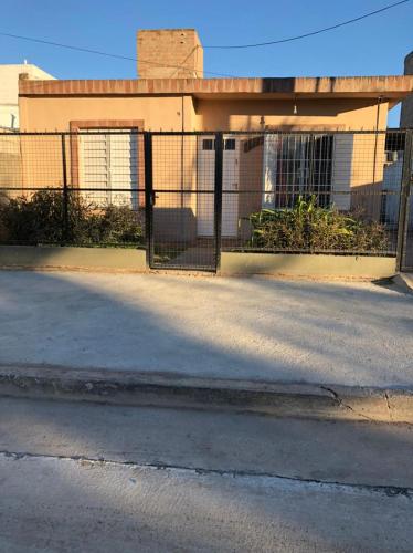Cabaña Bello Horizonte, dos dormitorios con cochera privada doble, asador y parque