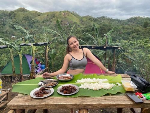 Makanan di atau berdekatan perkhemahan mewah