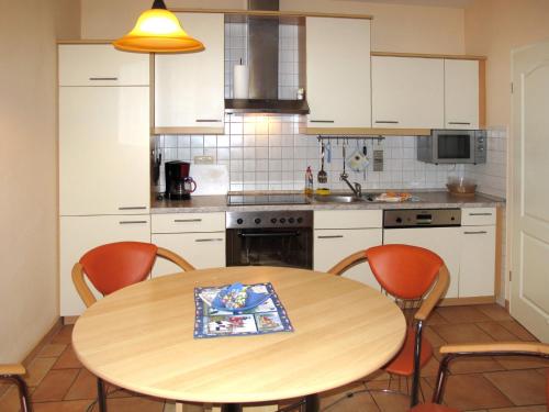 Apartment Lerche by Interhomeにあるキッチンまたは簡易キッチン