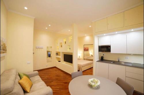 Residenza Marche, Roma, Italia
