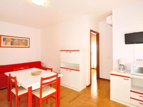 Køkken eller tekøkken på Apartment Villa Friuli-1 by Interhome