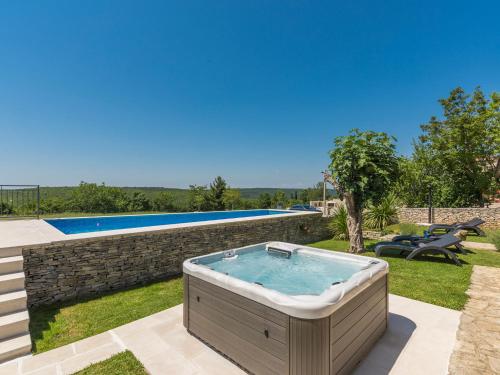 Bazén v ubytovaní Holiday Home Villa Ana Rita by Interhome alebo v jeho blízkosti
