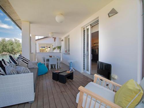 Ein Sitzbereich in der Unterkunft Holiday Home Leisma by Interhome