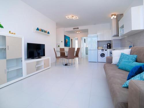 Kuchyň nebo kuchyňský kout v ubytování Apartment Calpe Beach II-1 by Interhome