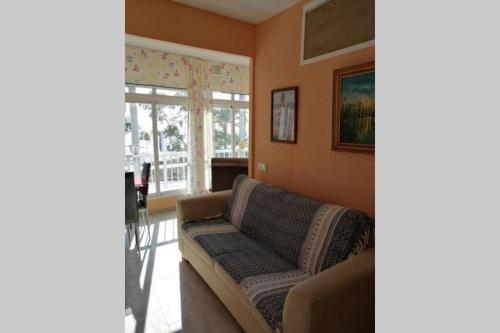APARTAMENTO FRENTE AL MAR