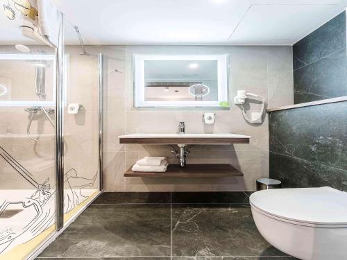 Bathroom sa ibis Styles Lublin Stare Miasto