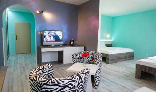 Televisyen dan/atau pusat hiburan di Hotel N