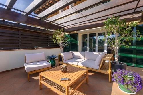 LETS HOLIDAYS Luxury house in cala llevado 2