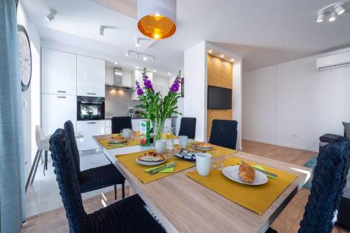 Stylish Penthouse with a sea view terrace