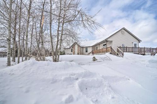 Pet-Friendly Apt with Snowmobiling On-Site! – Photos 4