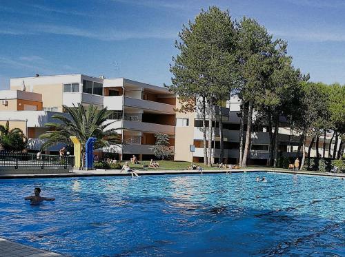 The swimming pool at or close to Residence Solarium