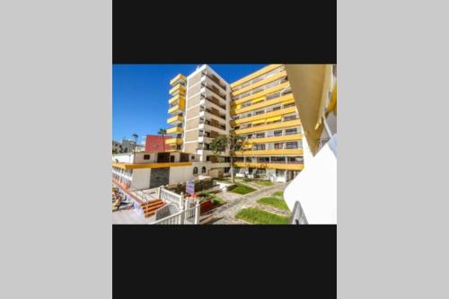 Yumbo Beach Apartment Perfect location free fast WIFI