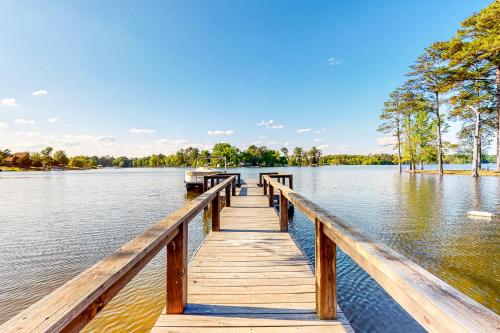 Serenity at the Lake – Photos 3