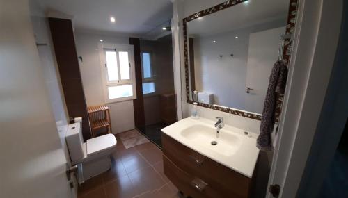 A bathroom at Apartamento Calpe - La Fossa - Peñon Ifach