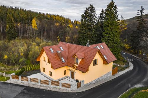 a model of a house with a road at Apartamenty Bunny Aparts in Świeradów-Zdrój