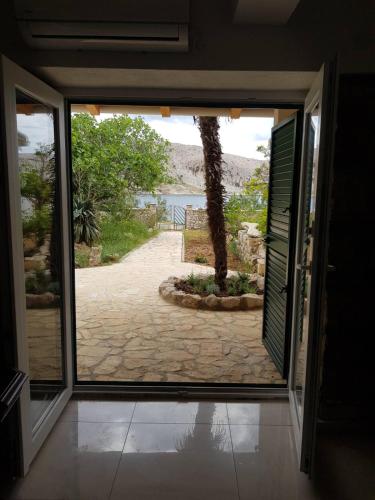 Gallery image of Family Aparments Sofija in Metajna