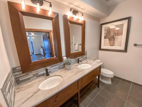 Kúpeľňa v ubytovaní Remodeled Ski In-Out - 305 Soaring Eagle - Luxury!