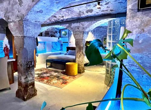 Un lugar para sentarse en Atelier Raamwerk City Apartments Deventer 125m2!