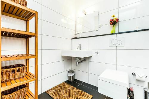 Ένα μπάνιο στο Messe Apartment Köln West
