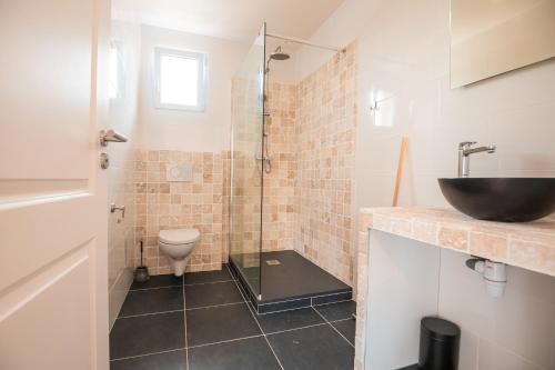 Ένα μπάνιο στο Les Forges Villas - 4 room villa for 8 people