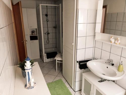 Bilik mandi di Ferienwohnung Kasper