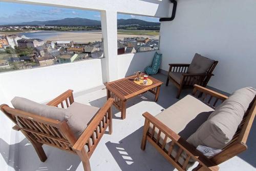 Zdjęcie z galerii obiektu LOFT CON VISTAS PLAYA FOZ w mieście Foz