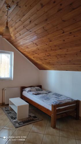 Una cama o camas en una habitación de Apartment Nikolina
