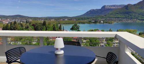 Gallery image of Annecy Lake, Luxury top floor apartment - LLA Selections by Location Lac Annecy in Annecy