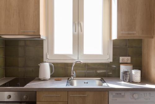 Anemi Green Cozy apartment, beach views and comfort!