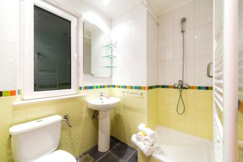 Koupelna v ubytování Apartment in Bol with Seaview, Balcony, Air condition, WIFI (156-9)