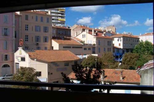 Comfortable Flat With Balcony Cannes City Centre