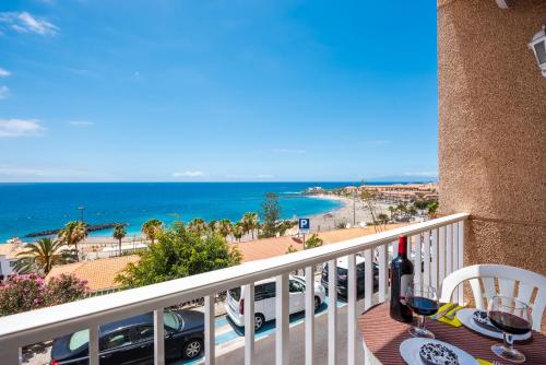 1 1 Beautiful seafront with balcony and WIFI
