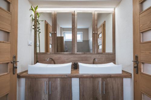 A bathroom at Apartmán Zara