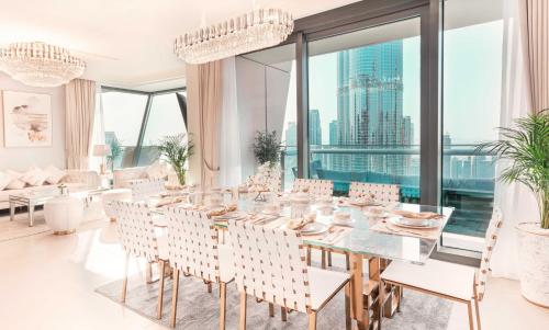 Elite Royal Apartment – Full Burj Khalifa & Fountain View – A/Ced direct connection to Dubai Mall – Monarch