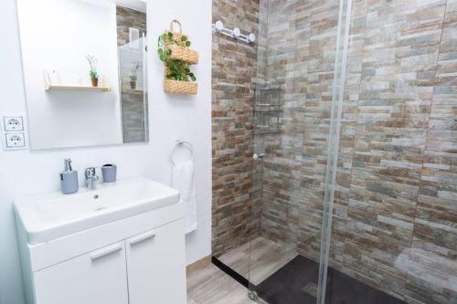 Ένα μπάνιο στο Pablo Neruda Tourist Home