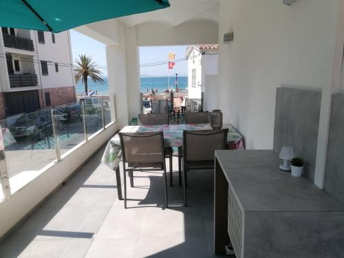 appartement neuf bord de mer Roses Espagne, Roses ...