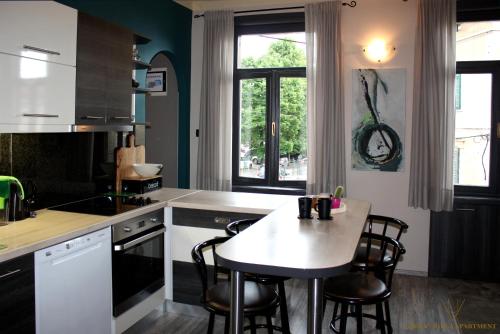 Dapur atau dapur kecil di URBAN VILLA APARTMENT