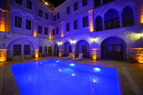 Kolam renang di atau dekat dengan Grand Cappadocia Hotel
