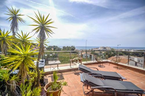 Tropical Terrace Apartment by Hello Homes Sitges