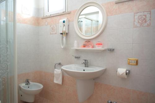 Koupelna v ubytování Hotel Driade sul mare
