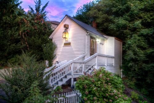 Gallery image of Bluefield Inn, a Select Registry Propery in Bluefield