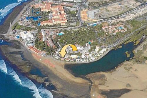 Blue Ocean by VillaGranCanaria