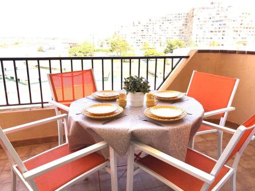 Kép ROMINA 4E - Apartamento en los canales de Roses Santa Margarita - terraza con vistas szállásáról Rosesben a galériában