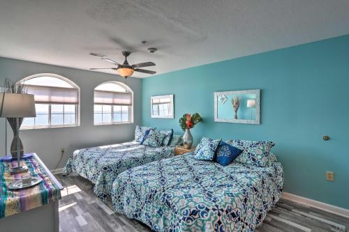 a bedroom with a bed and a couch at Cozy Middle Bass Island Getaway On Lake Eerie! in Put-in-Bay