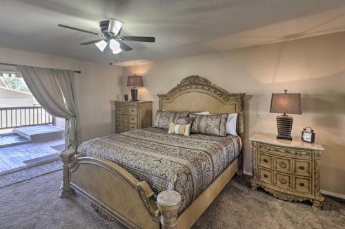 Imagen de la galería de Amenity-Packed Home with Hot Tub and River Views!, en Bullhead City