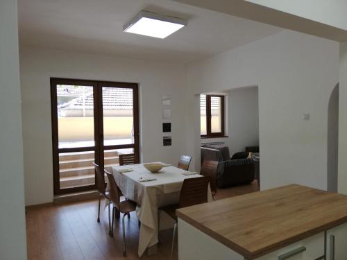 Fotografie z fotogalerie ubytování The Yellow House v destinaci Stara Zagora