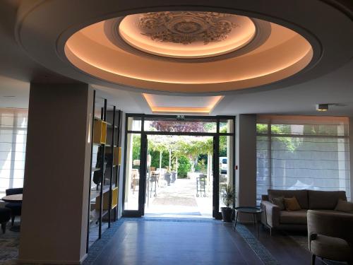 Gallery image of Nouvel Hôtel du Commerce in Castellane